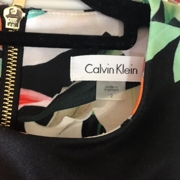 Dress - Picture 3 of 4